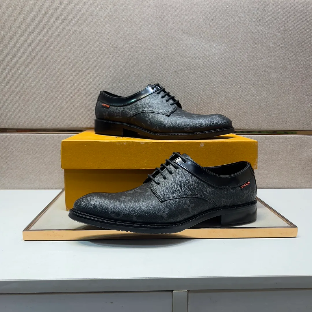 ⬛️Men's shoes💰p462【LV～】Men's casual formal leather shoes 2025z cabinet sales simultaneously 🔶Size: 39-44#️⃣ 🔷2 colors🔜The upper is made of multi-material splicing➕Cow leather lining, comfortable and breathable, sole: original comfortable and wear-resistant outsole, ⚠️real thing📱photographed🎬real thing is better📢📢📢
